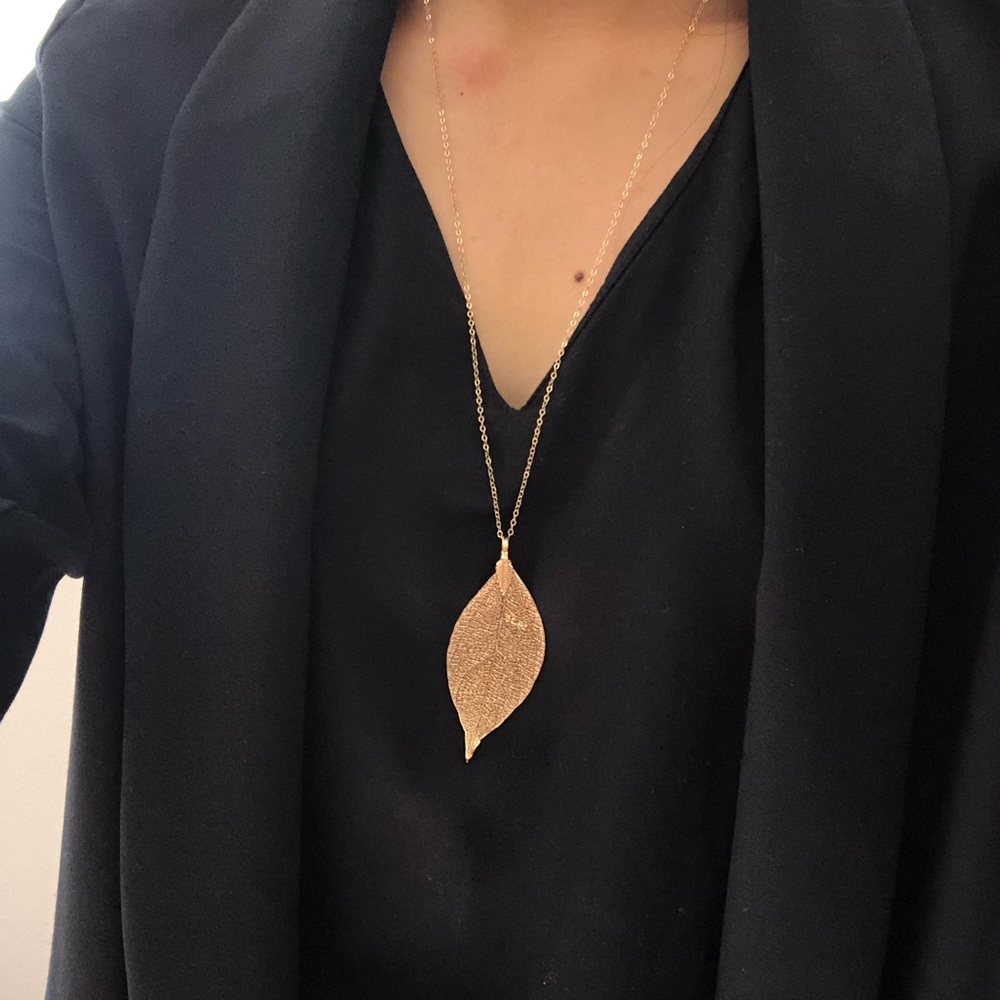 Delicate Leaf Pendant - image 4